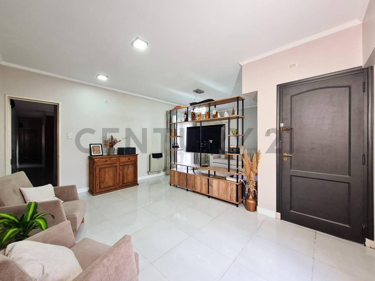Foto de CASA EN VENTA 2 DORMITORIOS EN LOS HORNOS, imagen 2