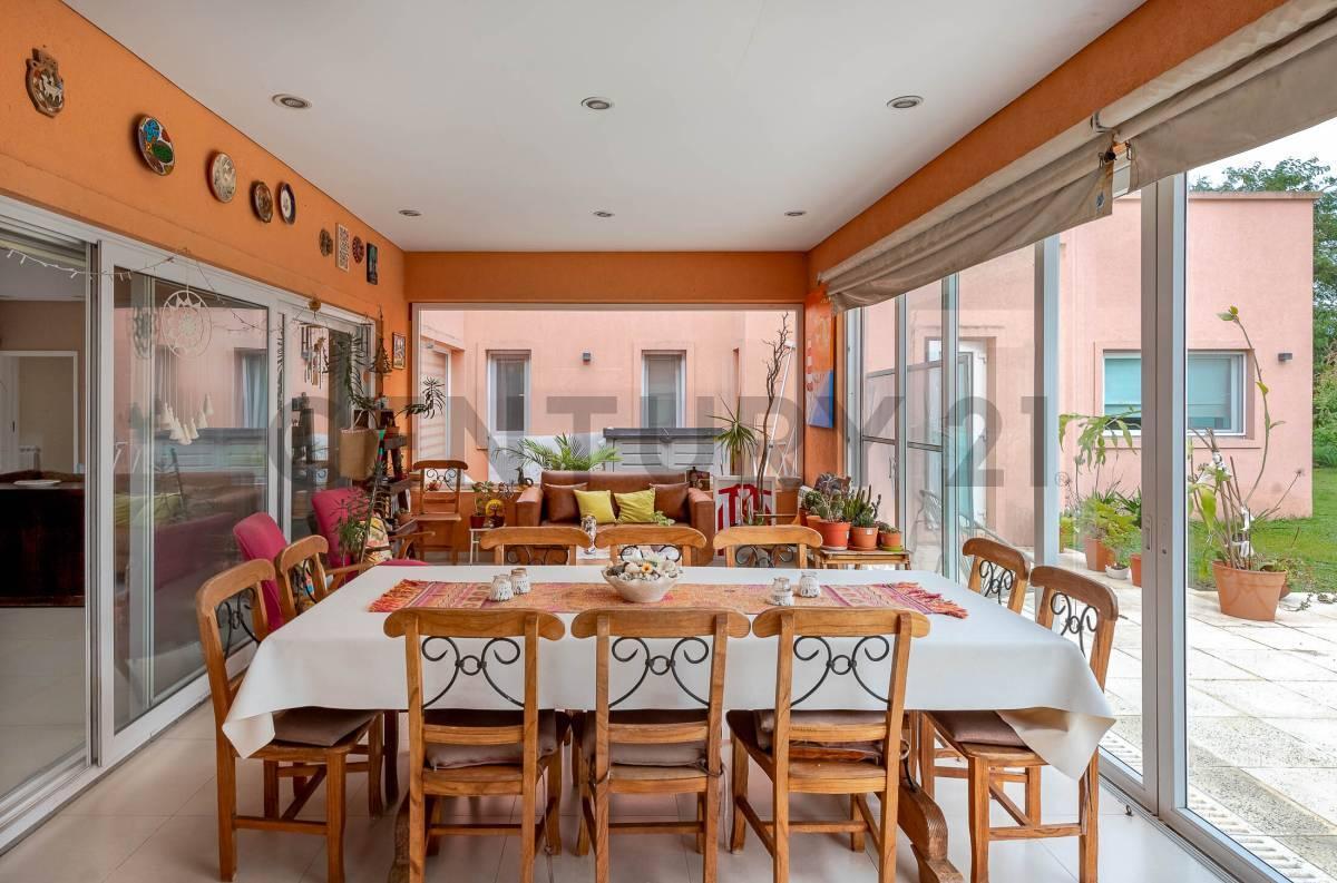Foto de CASA EN VENTA EN LOMAS DE CITY BELL, 4 DORMITORIOS, imagen 2