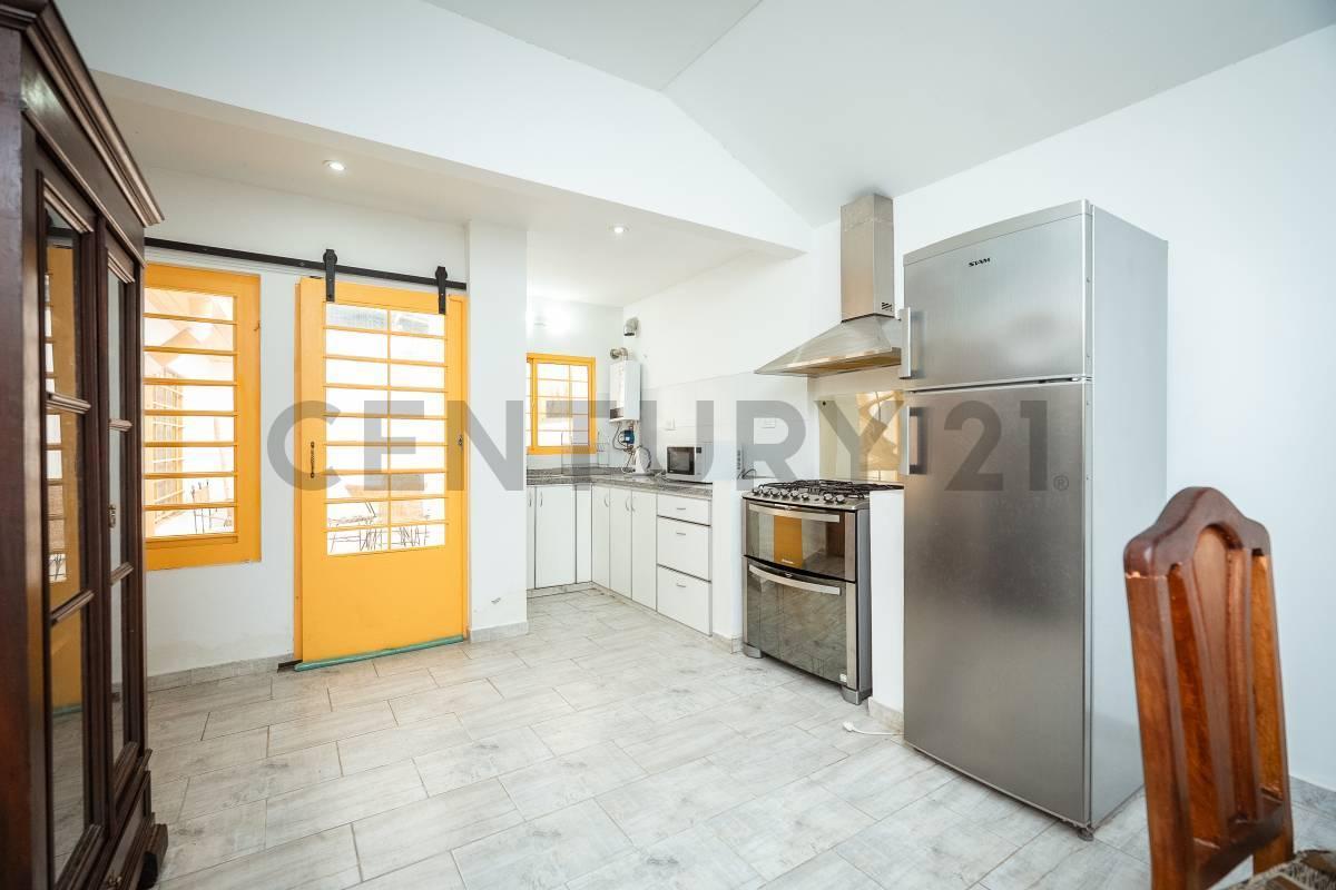 Foto de Casa en venta de 3 dormitorios, quincho y pileta, Villa Elisa, imagen 4
