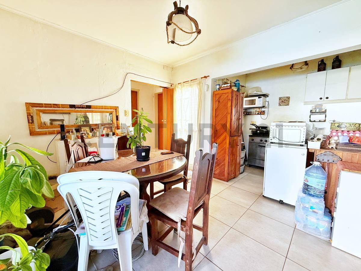 Foto de Casa en venta en Parque Castelli sobre lote de 300 m² – venta en bloque, imagen 4