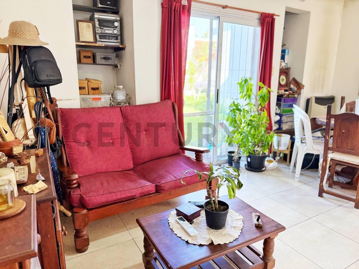 Foto de Casa en venta en Parque Castelli sobre lote de 300 m² – venta en bloque, imagen 1