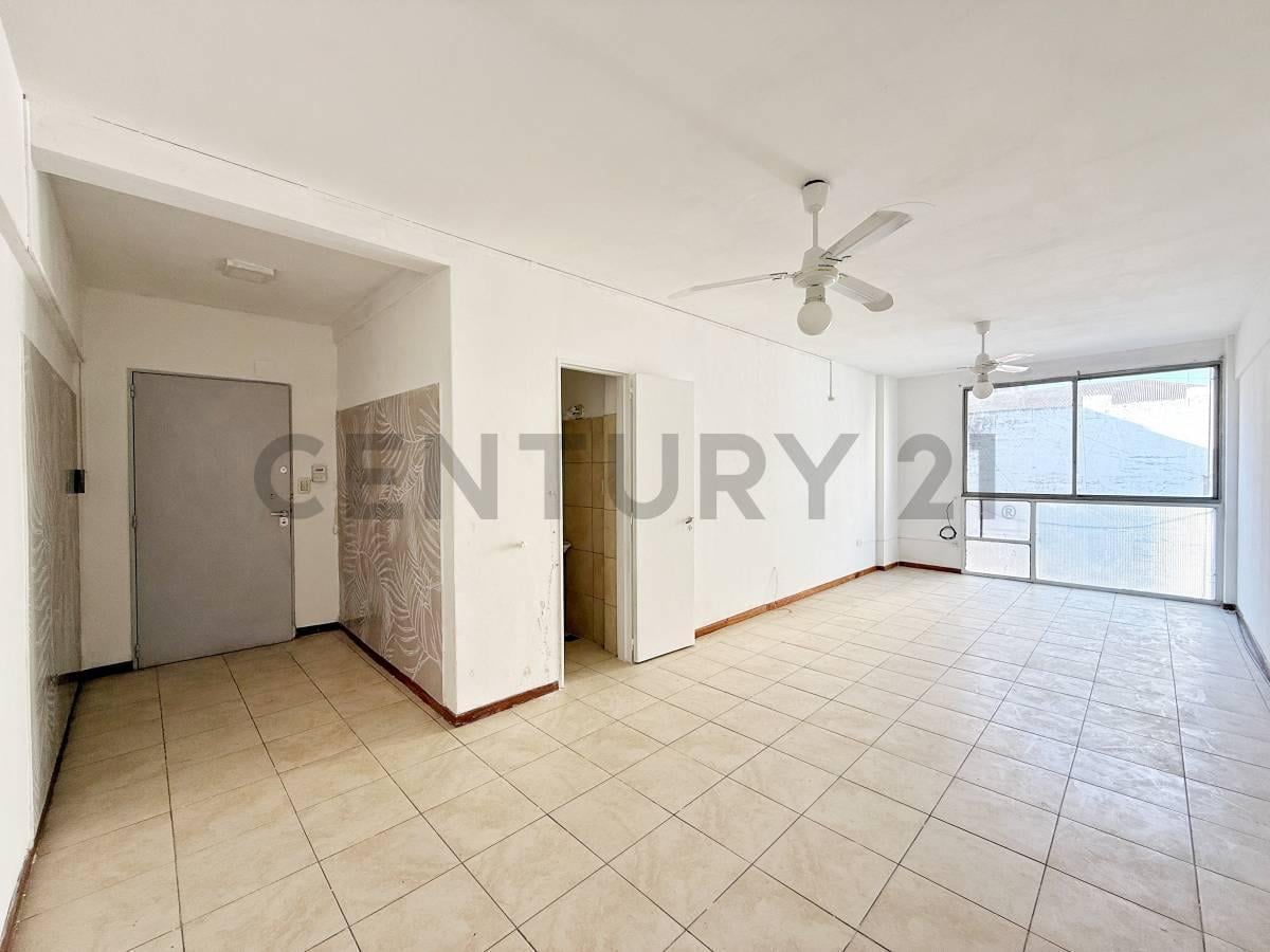 Foto de Oficina en venta calle 8 e/ 48 y 49 Galería Williams, imagen 2