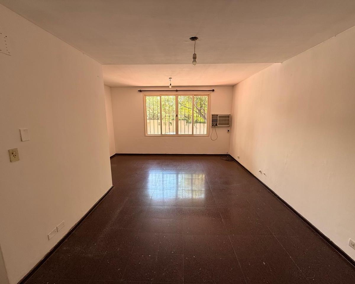 Departamento Muy Amplio con Ideal Ubicacion 3