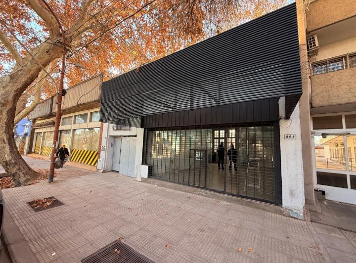 Excelente local comercial centrico 2