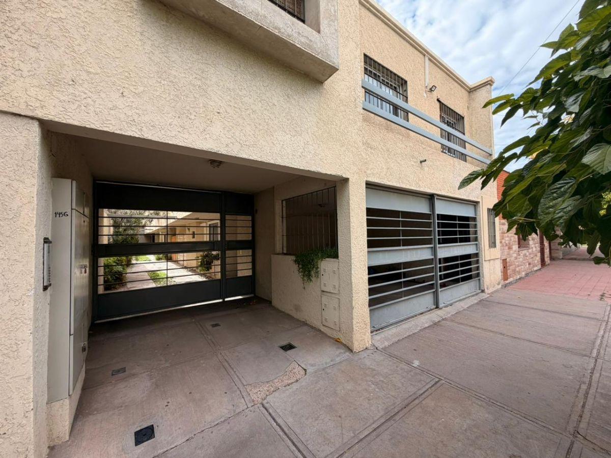 Duplex de 2 dormitorios en venta en Godoy Cruz