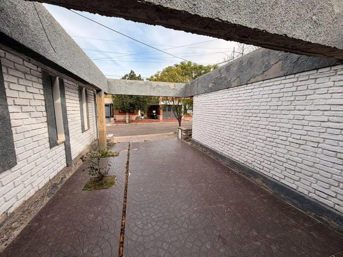 Casa con 207 m² con 3 dormitorios en venta en Godoy Cruz 3