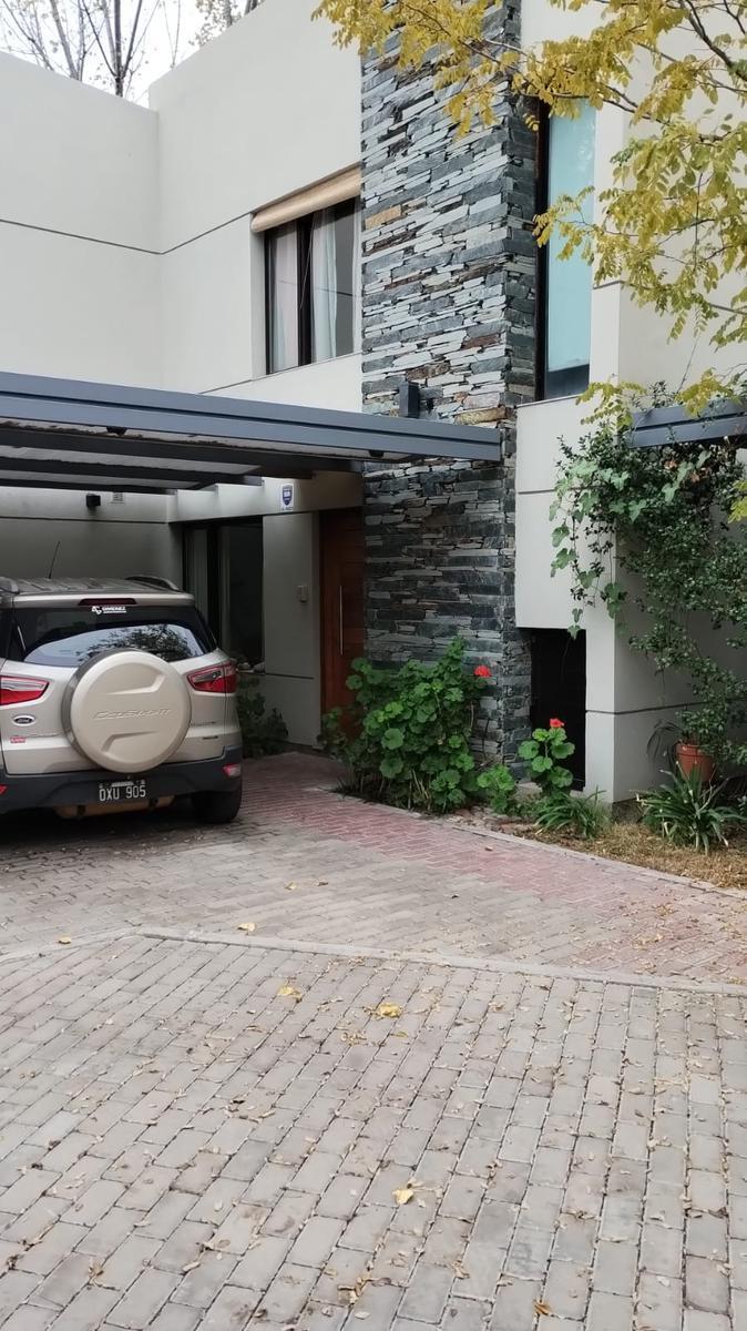 Departamento en Venta en Barrio Privado Lomas de Terrada 4
