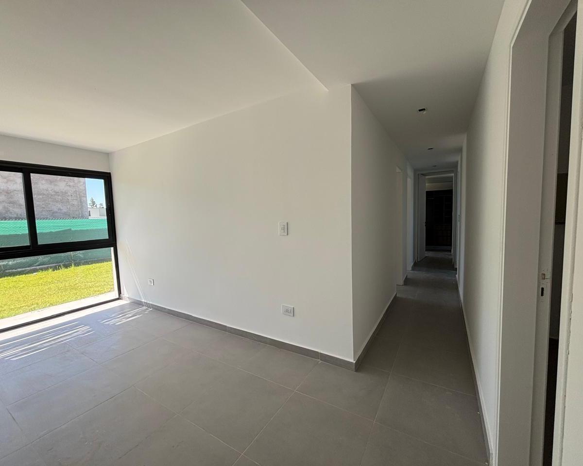 Casa en Venta en El Barrio Lar de Vieytes III 4