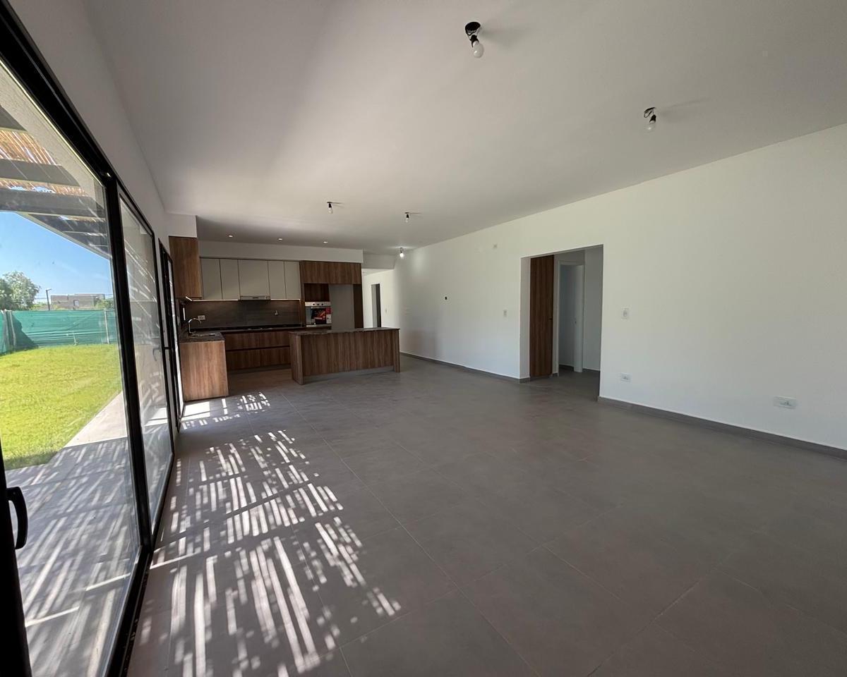 Casa en Venta en El Barrio Lar de Vieytes III 4