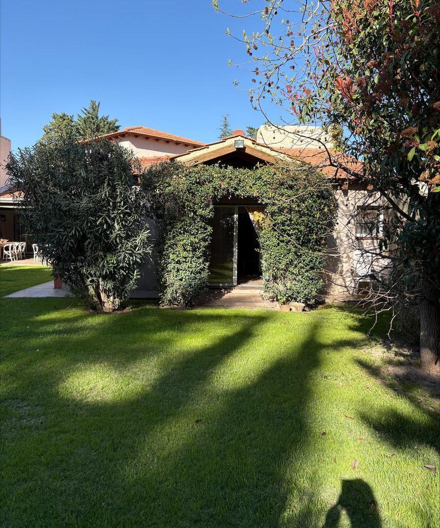 Casa en alquiler en chacras de Coria