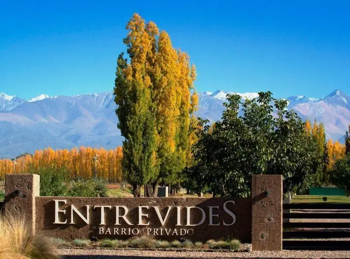 Terreno en venta en barrio Entrevides, Tupungato, Mendoza 3