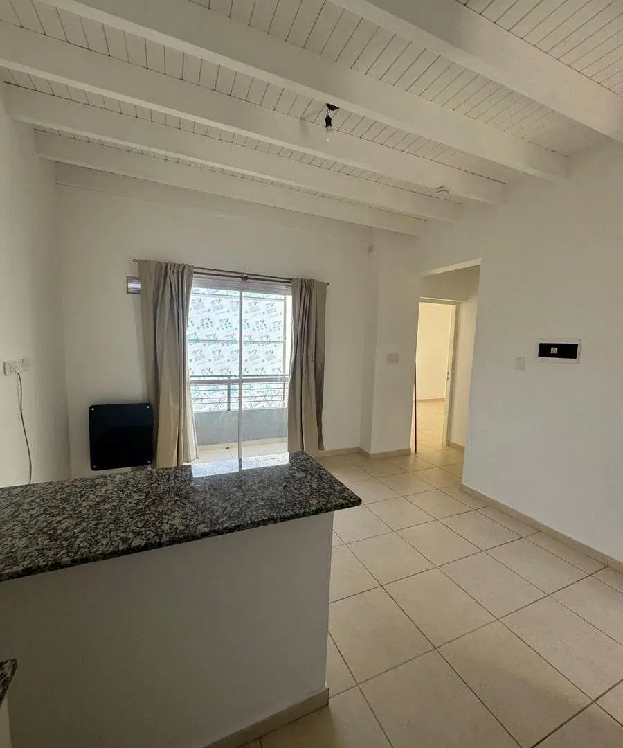 Departamento en  alquiler calle Mexico al 8100 3