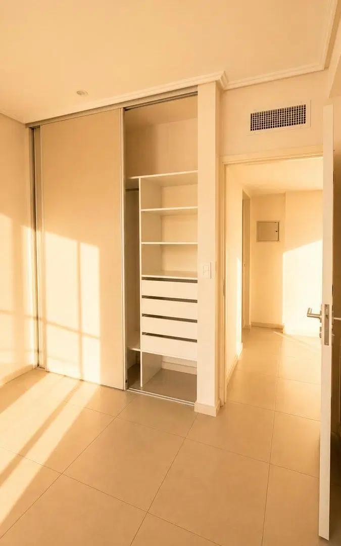 Departamento en Alquiler, con cochera en calle Lamadrid de Quinta Sección. 3