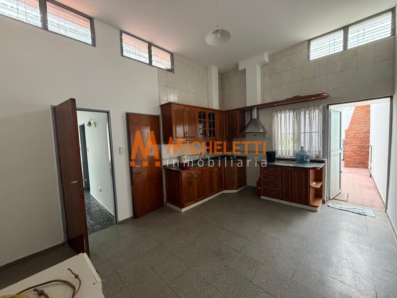 Foto de CASA EN VENTA- TORCUATO DI TELLA GODOY CRUZ, imagen 1