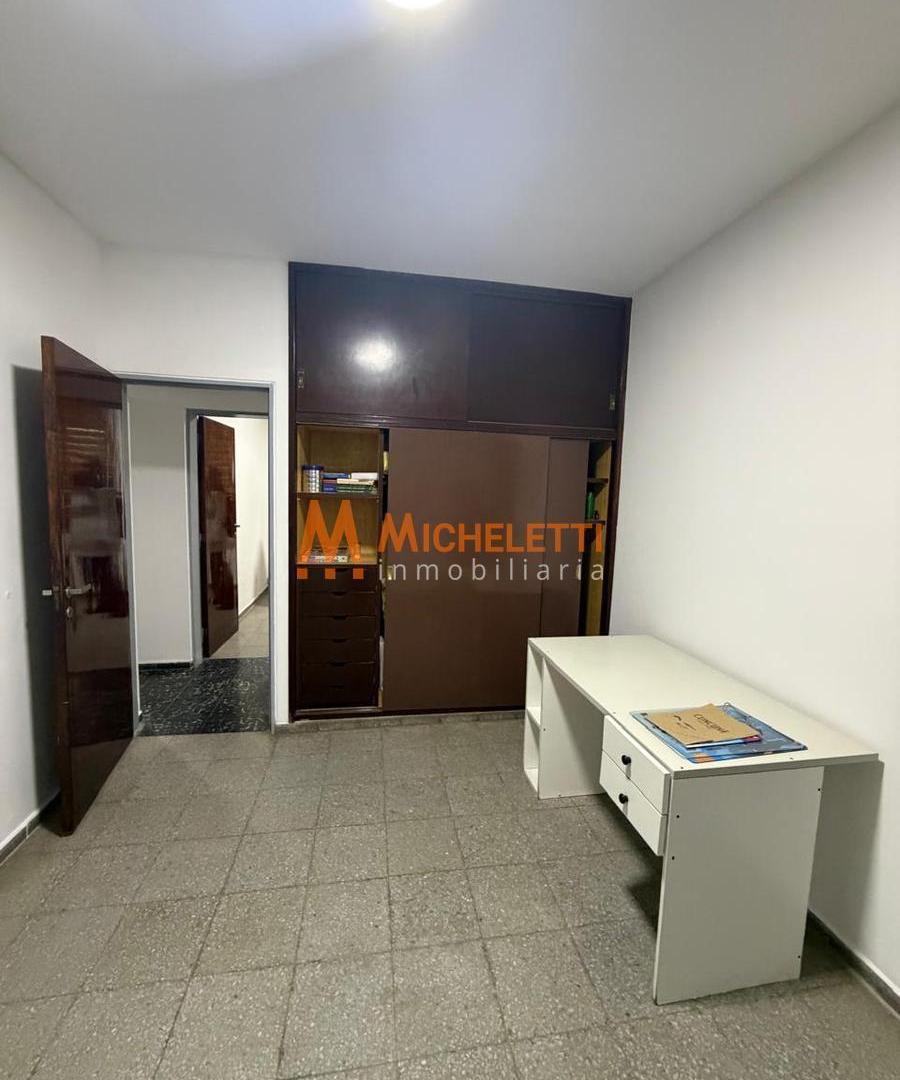 Foto de CASA EN VENTA- TORCUATO DI TELLA GODOY CRUZ, imagen 3