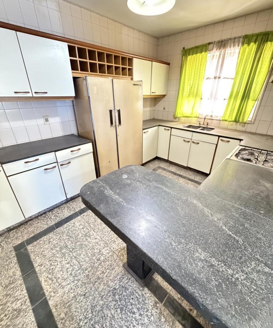 Foto de VENTA Casa en importante esquina. San Martín, imagen 5