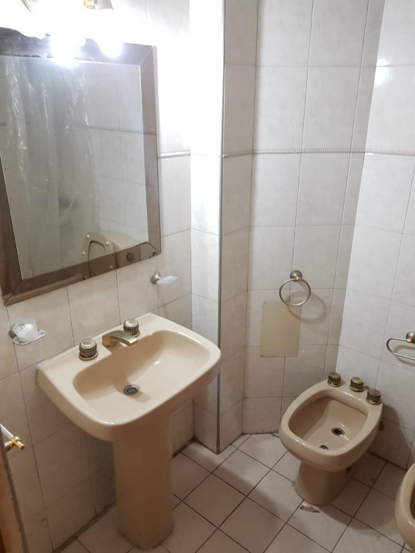 Departamento en Calle 25 de Mayo - Tres Dorm. 4