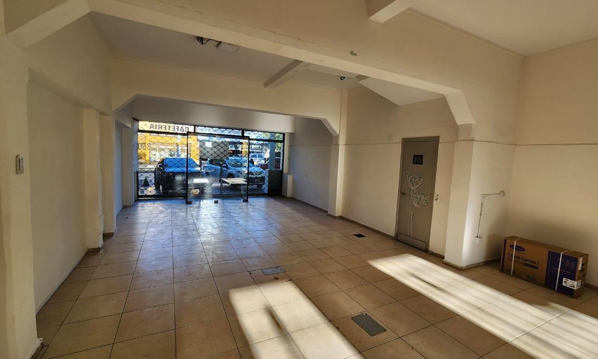 Venta de Local Más Departamento en Av San Martín de Godoy Cruz 2