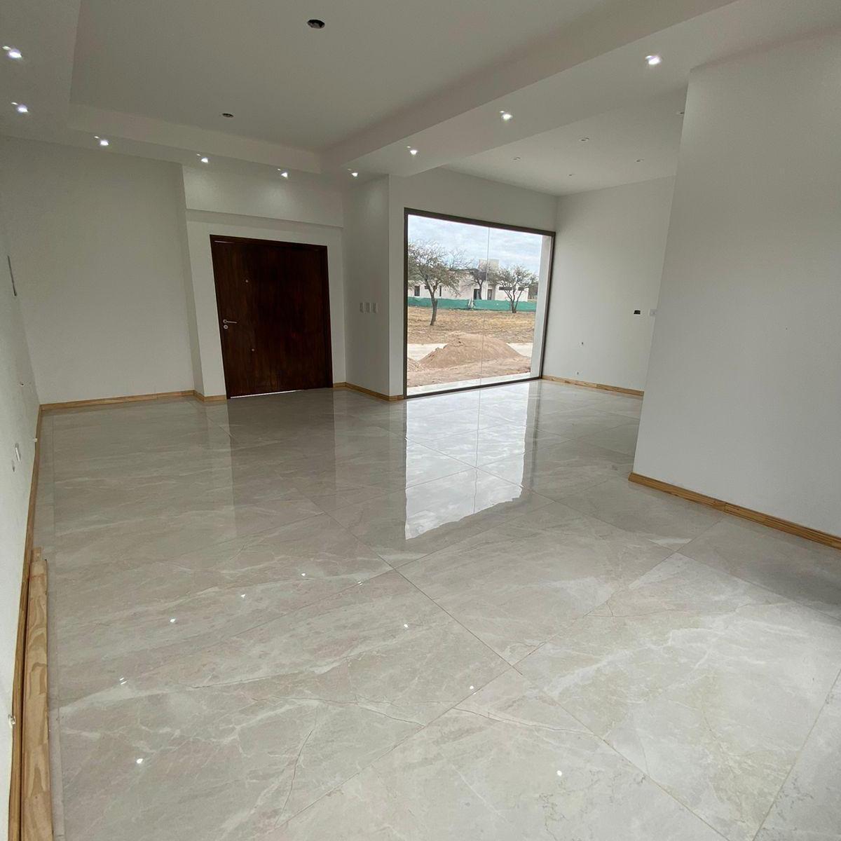 Foto de CASA EN VENTA BARRIO PRIVADO JUANA KOSLAY SAN LUIS, imagen 3