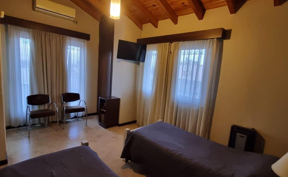 Casa Sobre Mariano Moreno de Lujan - Pileta 2