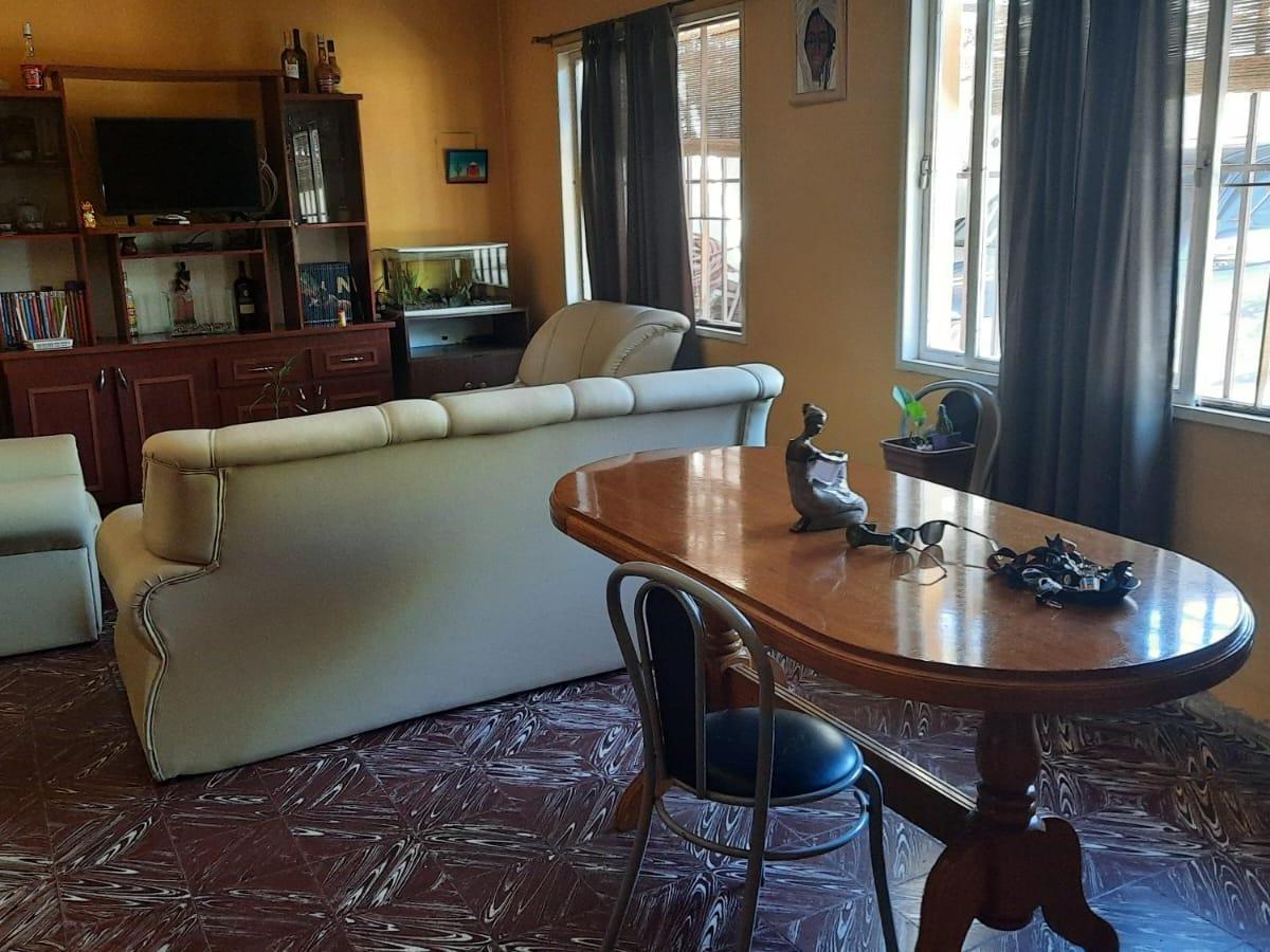 Casa con Departamento en Las Heras 4