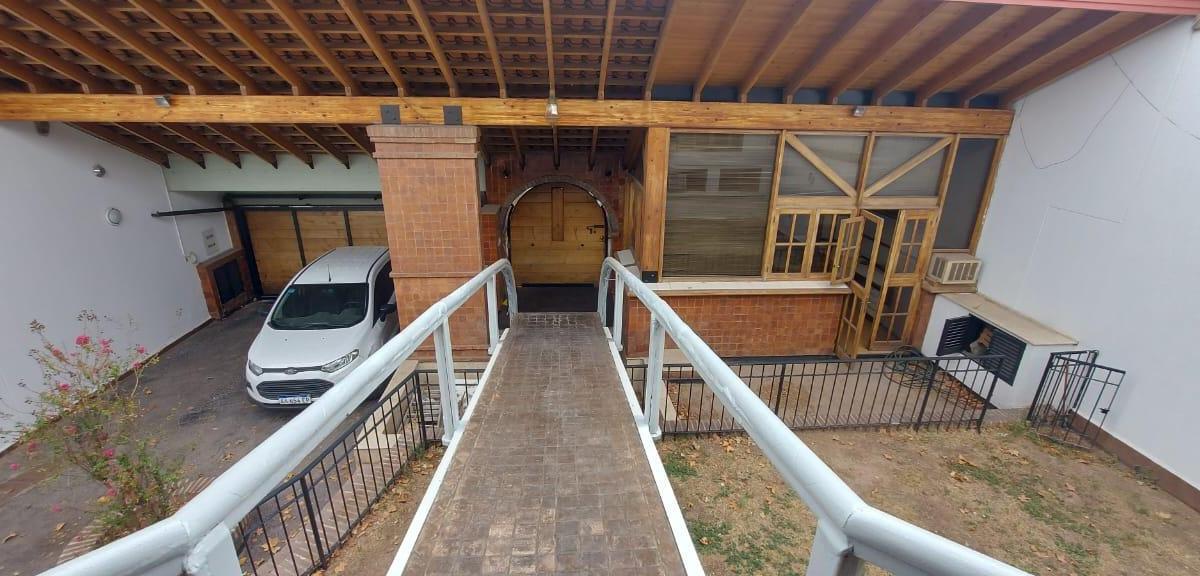 Casa en Olegario Andrade - Quinta Seccion 4