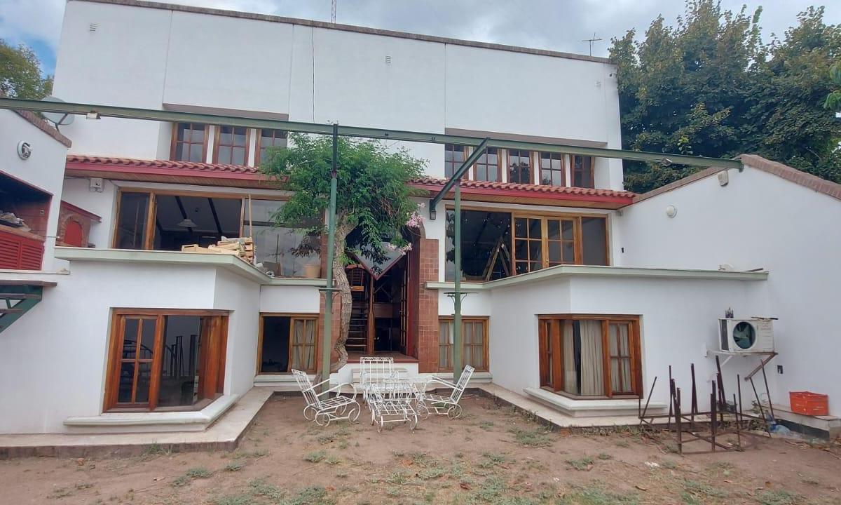 Casa en Olegario Andrade - Quinta Seccion 3
