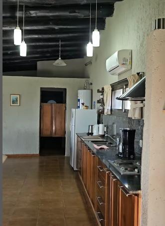 Complejo de Casas Sobre Ruta 82 - Lujan de Cuyo 4