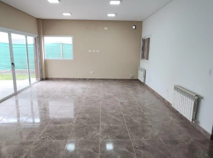 CASA EN B° LAR DE VIEYTES I - MAIPU 3