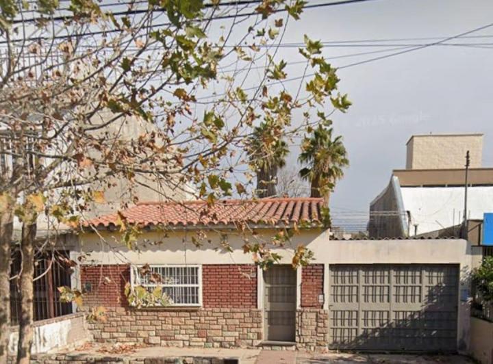 CASA EN PASO DE LOS ANDES - GODOY CRUZ 1