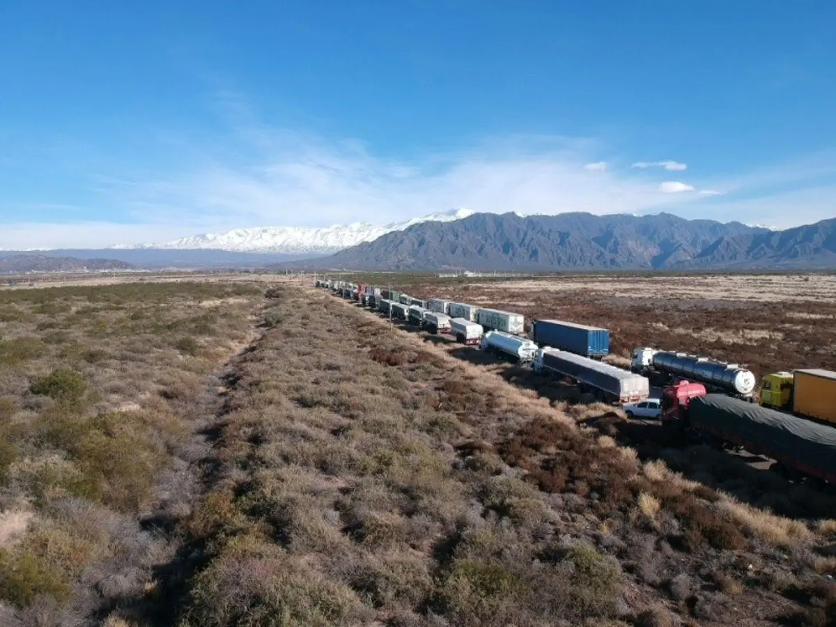 LOTE DE 5.000 M2 SOBRE RUTA 7 - LUJAN DE CUYO 4