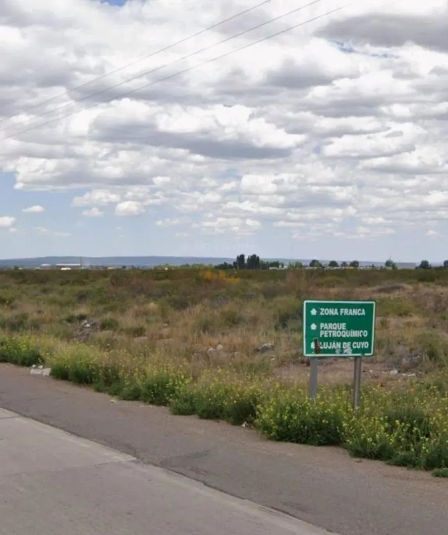 LOTE FRENTE RUTA 84. PROXIMO POLO LOGISTICO DE LUJAN DE CUYO 6