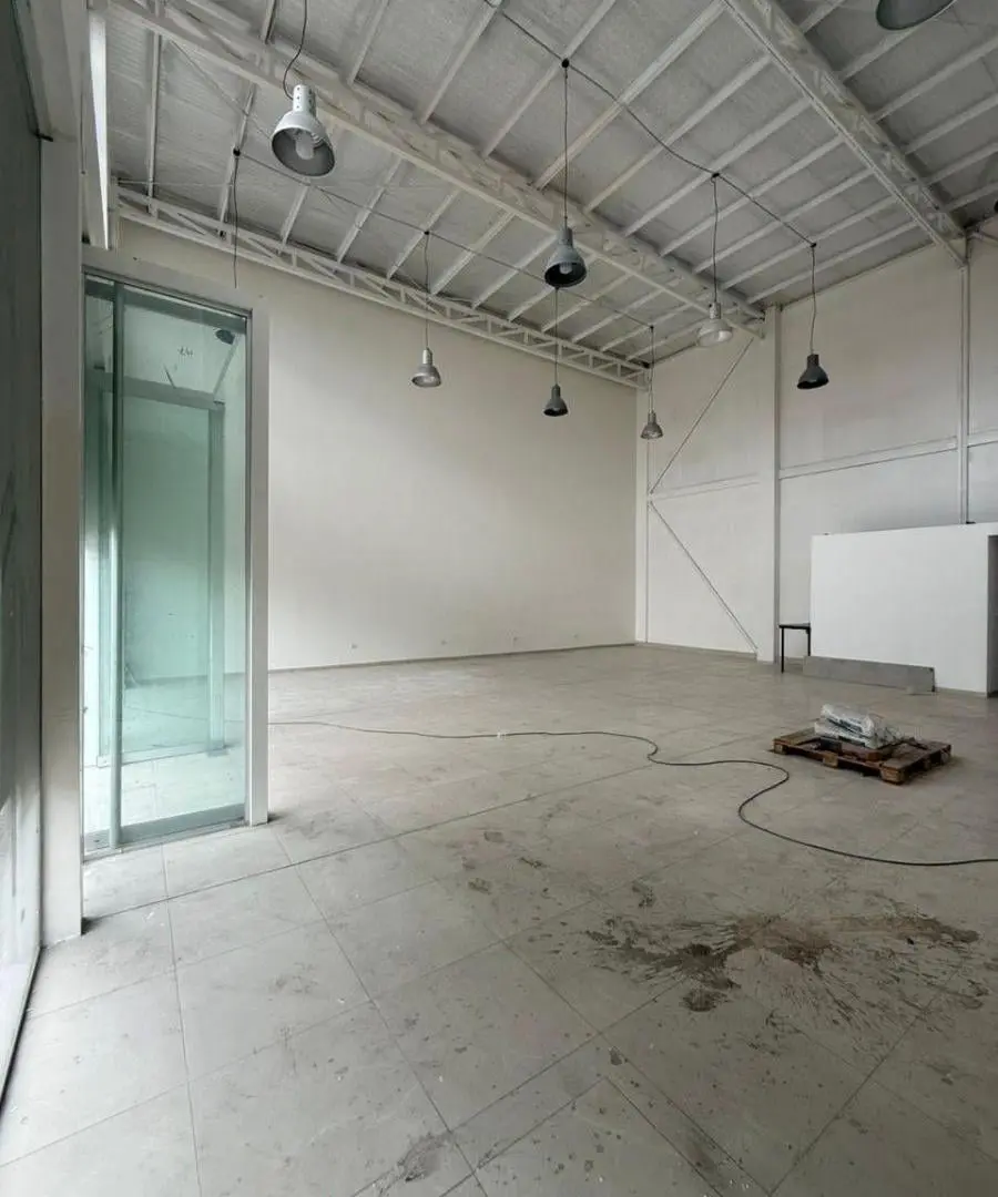 LOCAL COMERCIAL EN LAS HERAS 5