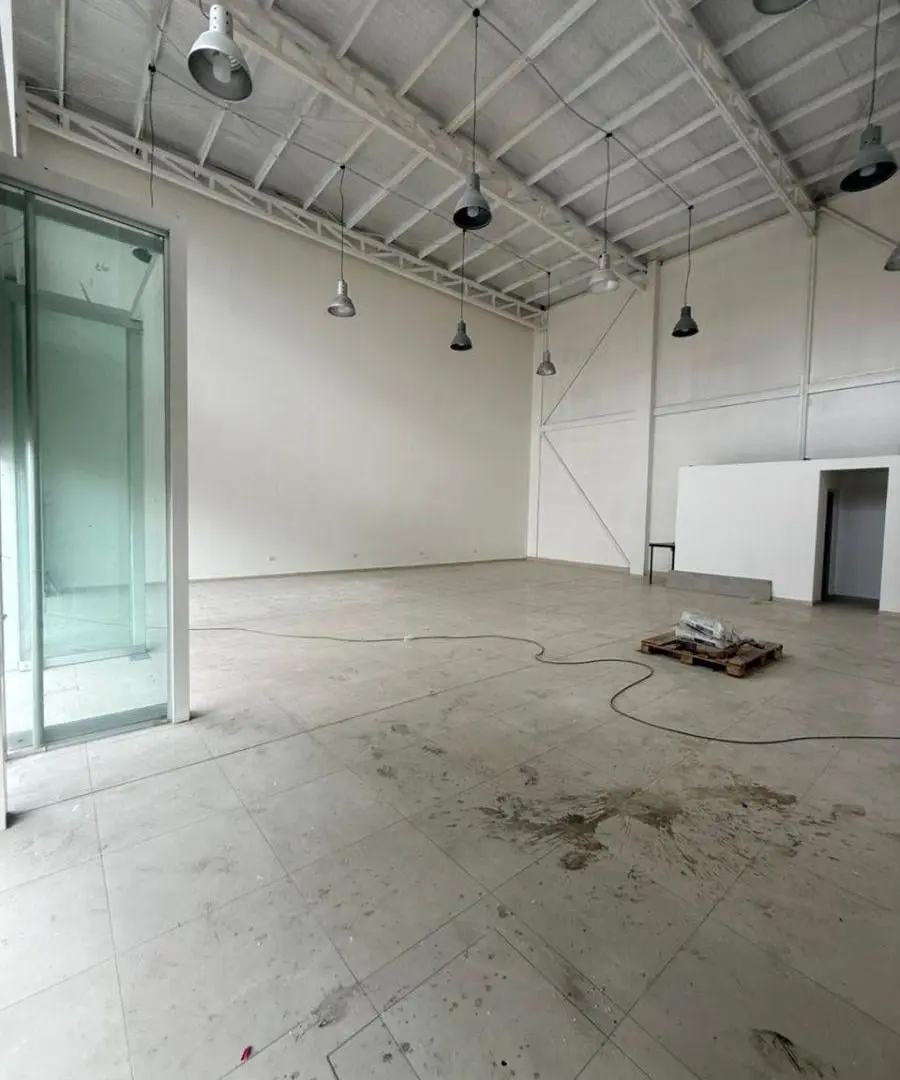 LOCAL COMERCIAL EN LAS HERAS 3