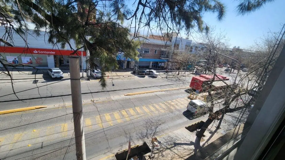 DEPARTAMENTO EN GODOY CRUZ SOBRE AV. SAN MARTÍN 4