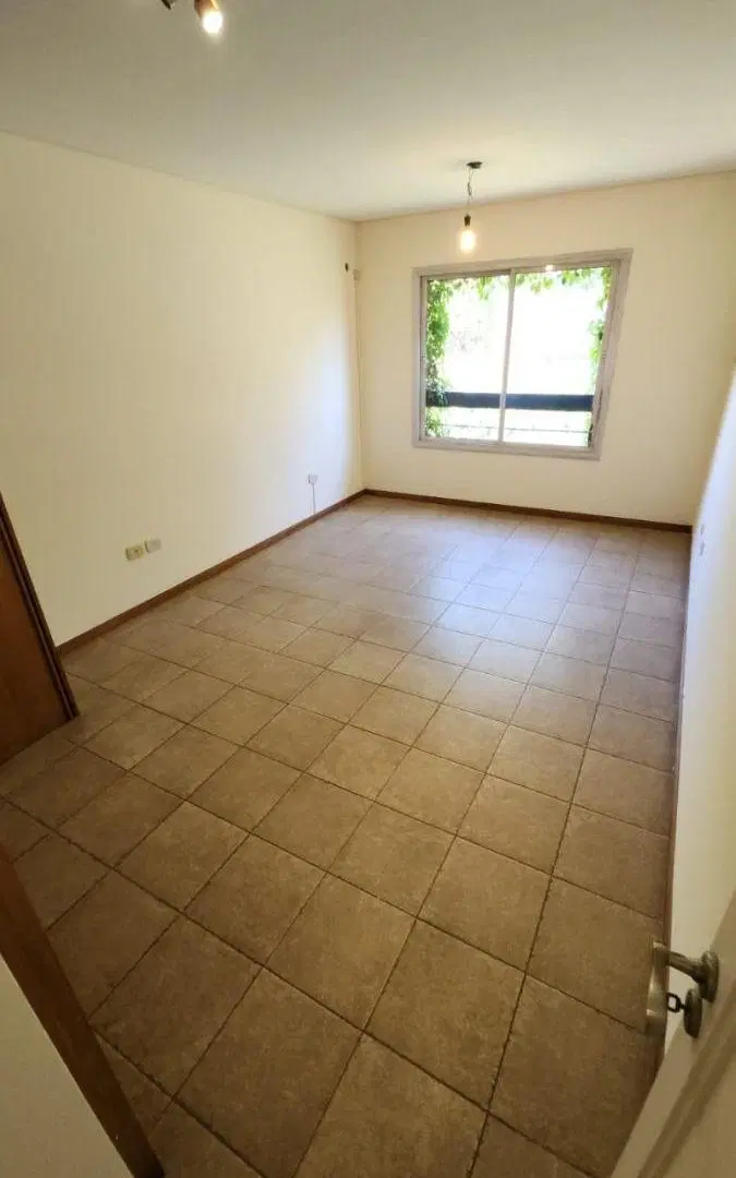 DUPLEX EN ALMIRANTE BROWN DEL BARRIO BOMBAL 3