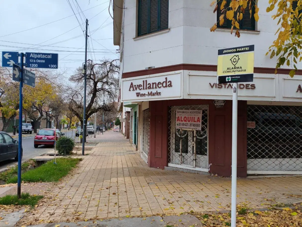 LOCAL COMERCIAL EN ESQUINA - 5TA SECCION 4