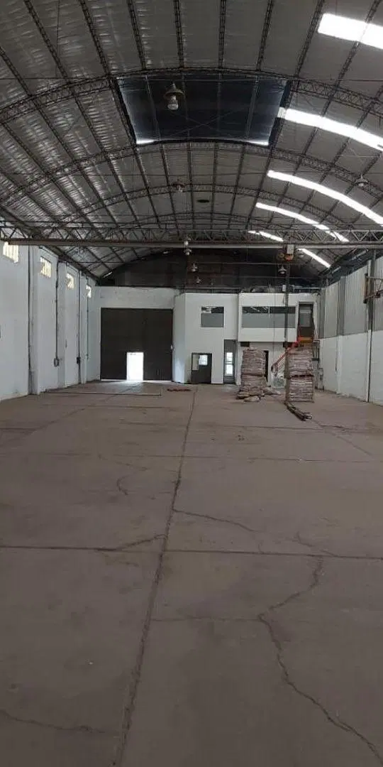 GALPON CON OFICINAS SOBRE RODRIGUEZ PEÑA - 850 M2 1