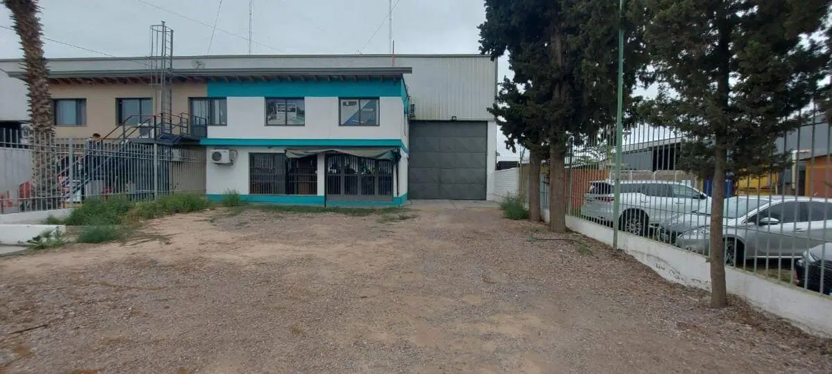 GALPON CON OFICINAS SOBRE RODRIGUEZ PEÑA - 850 M2 2