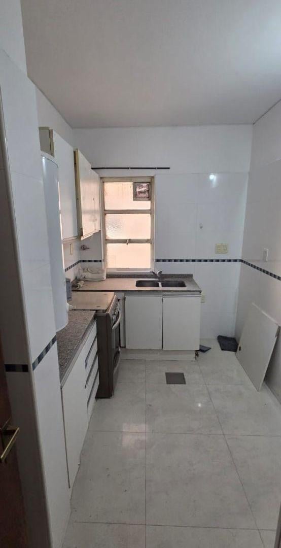 Foto de DEPARTAMENTO EN AV. SAN MARTIN - EXCELENTE UBICACION, imagen 4