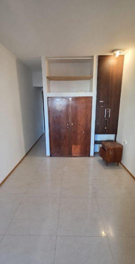 Foto de DEPARTAMENTO EN AV. SAN MARTIN - EXCELENTE UBICACION, imagen 2