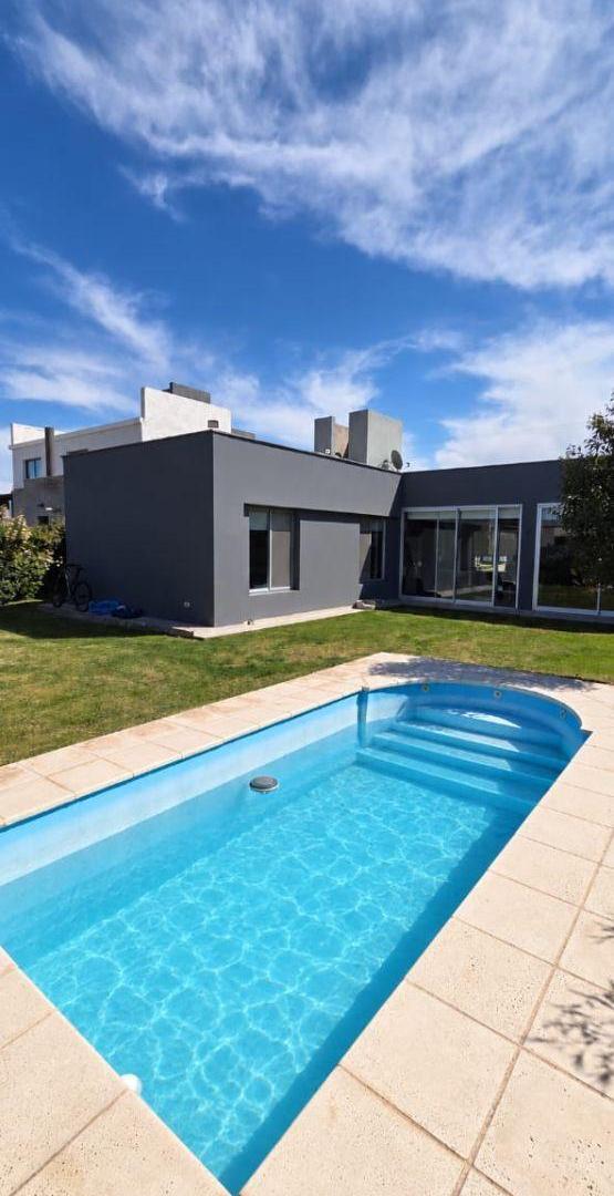 Foto de CASA EN VENTA – BARRIO PRIVADO MILKAYAC 1 | LUJÁN DE CUYO, imagen 2