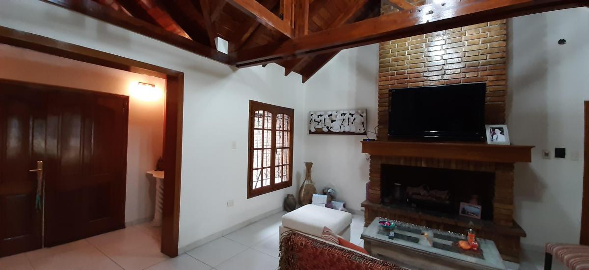 Foto de Casa de Categoría en venta Barrio Solares de Gabrielli 4 habitaciones 3, imagen 4