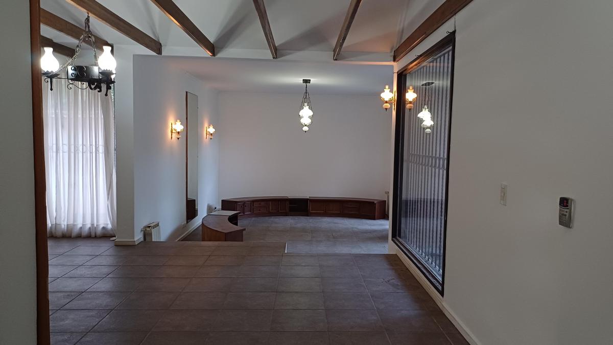 Casa con Departamento en Chacras de Coria Calle Viamonte 3