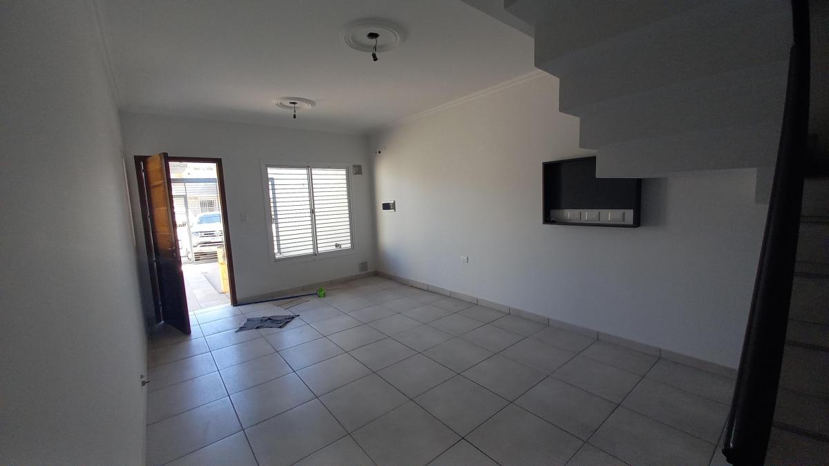 Duplex a Estrenar con Escritura Elpidio González y Urquiza 5