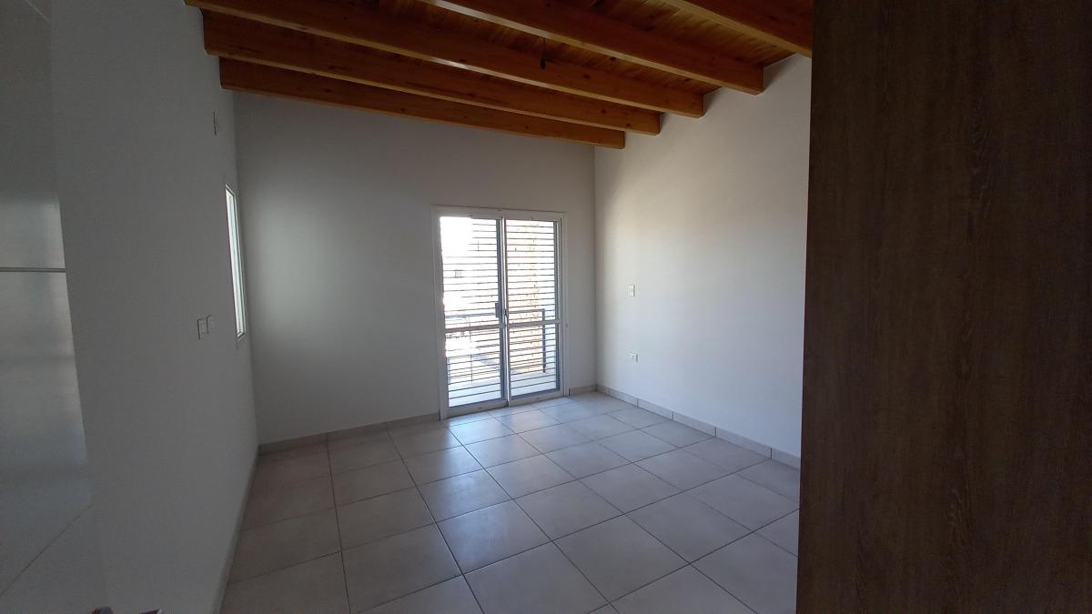 Duplex a Estrenar con Escritura Elpidio González y Urquiza 4