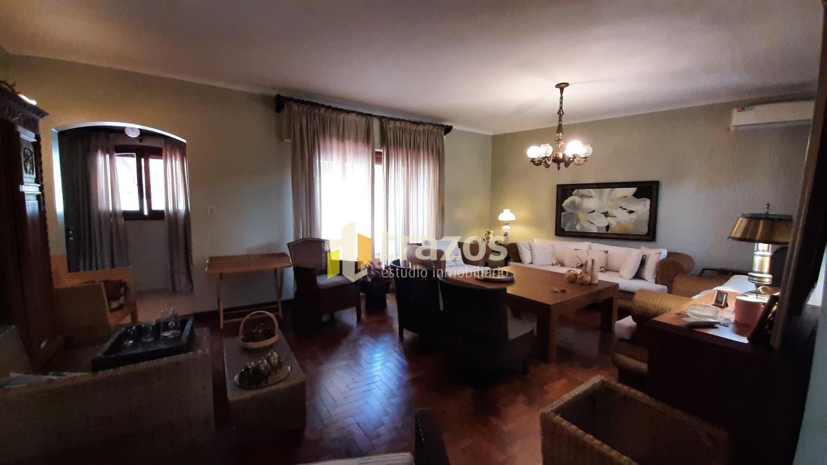 Casa en Venta Categoria con Gran Parquizado Guaymallén 3