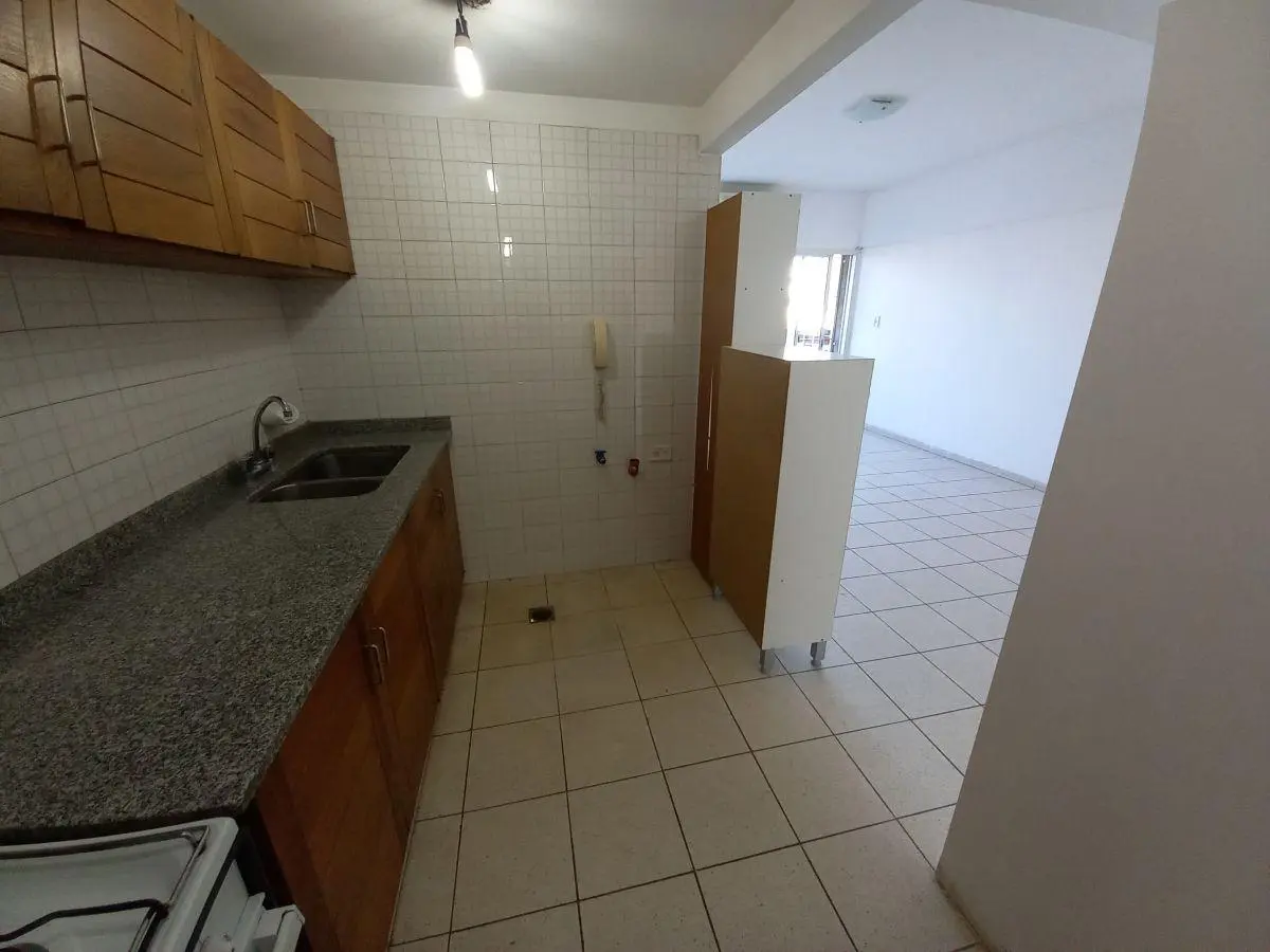Departamento 1 Dormitorio con Balcón frente a plaza de Godoy Cruz 4