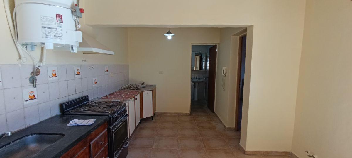Foto de Depósito / Casa en Alquiler – 269 m² – Dorrego, Guaymallén, imagen 4