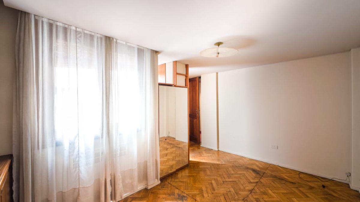 Foto de PISO. 200m2. Frente Plaza Independencia, imagen 3